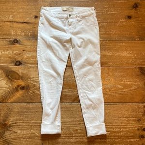 HOLLISTER - Super Skinny White Jeans (Size 3R, w26, L31)
